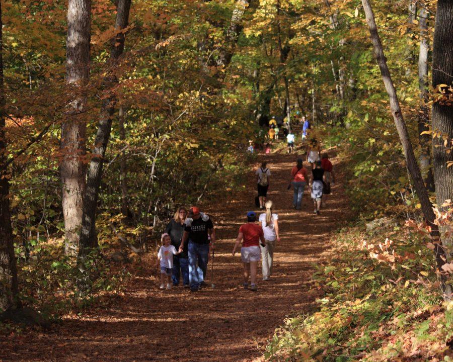 hikers on the Talcott Mountain Trail - from Wikimedia Commons